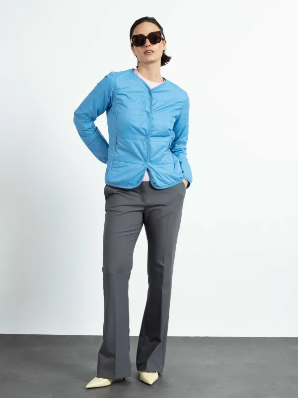 WEGA Green Goose Kragenlose Damenjacke Easy Soft Price - Vegane Jacke in Azure Blue